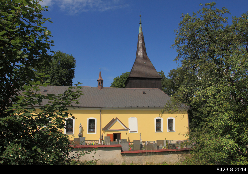 Římskokatolický kostel v obci Borová u Poličky je místem výskytu druhé největší letní kolonie vrápence malého (Rhinolophus hipposideros) ve východních Čechách.
8423-8-2014