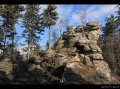 Devět skal - rozsáhlý skalní systém s nejvyšším vrcholem Žďárských vrchů (836m) je ukázkou mrazového zvětrávání rul v periglaciálních podmínkách pleistocénu. Na balvanitých sutích kolem skal se zachoval fragment přírodě blízkých lesních společenstev smrkových bučin.
6275-11-2013
albums/CHKO/thumb_Devet-skal-6275-11-2013.jpg